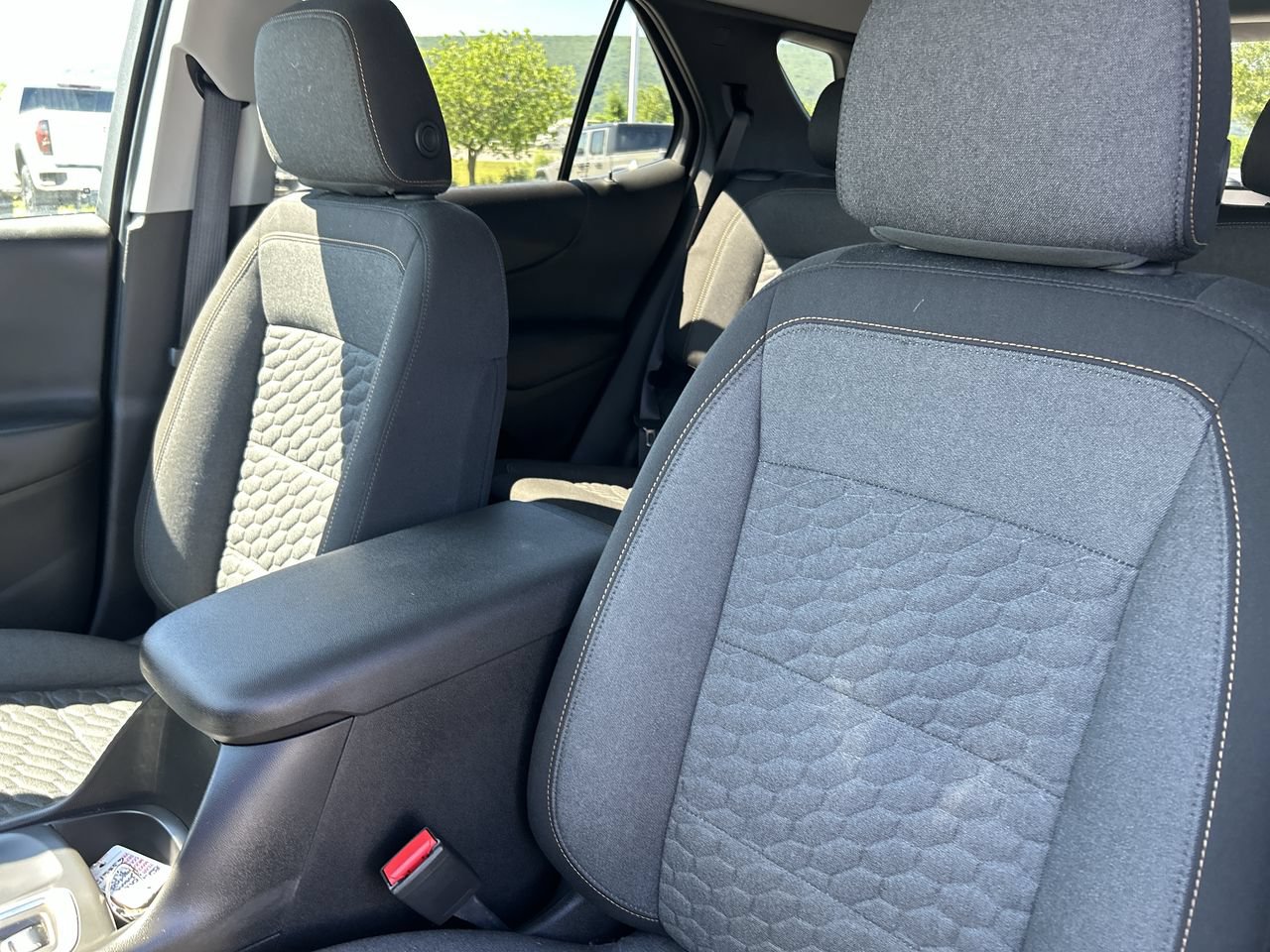 Used 2018 Chevrolet Equinox LT AWD/4WD image 23