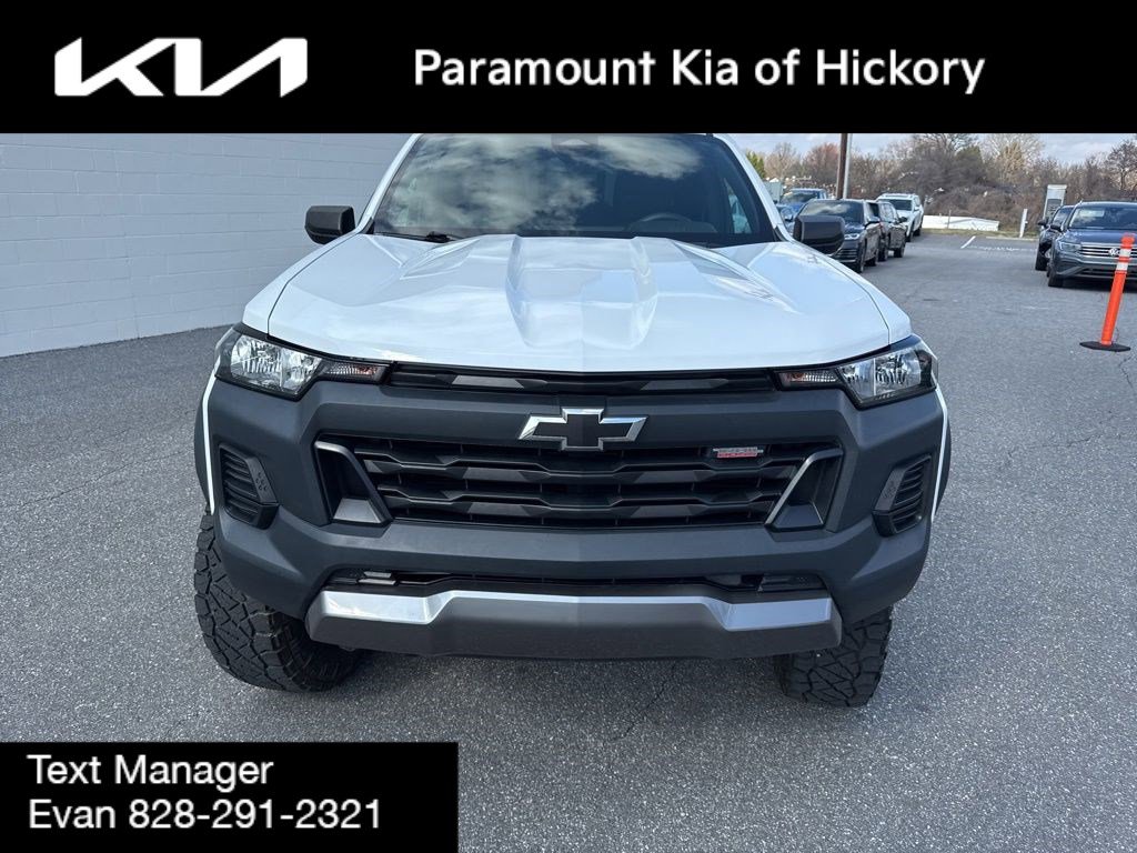 Used 2023 Chevrolet Colorado Trail Boss image 2