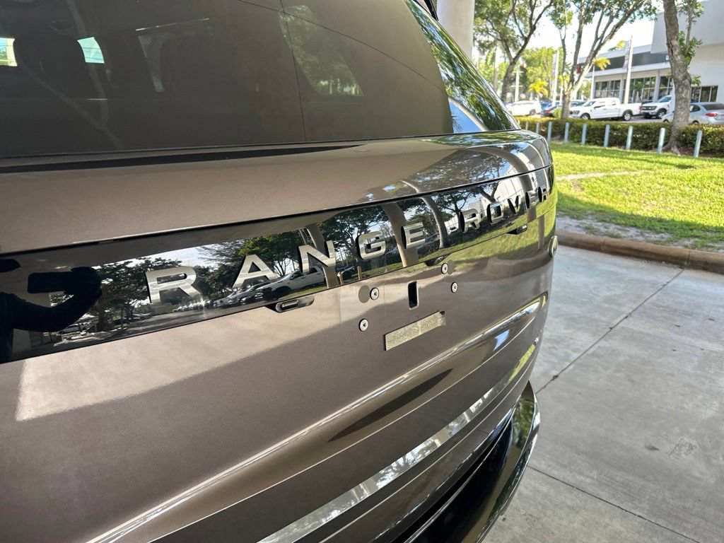 Used 2022 Land Rover Range Rover Long Wheelbase First Edition AWD/4WD image 16