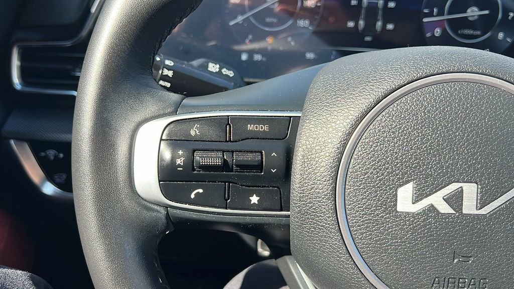 Used 2025 Kia Sportage SX image 23