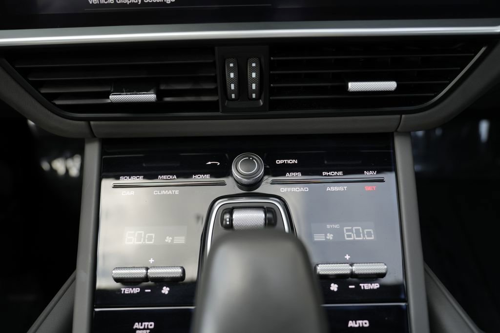 Used 2019 Porsche Cayenne S image 74