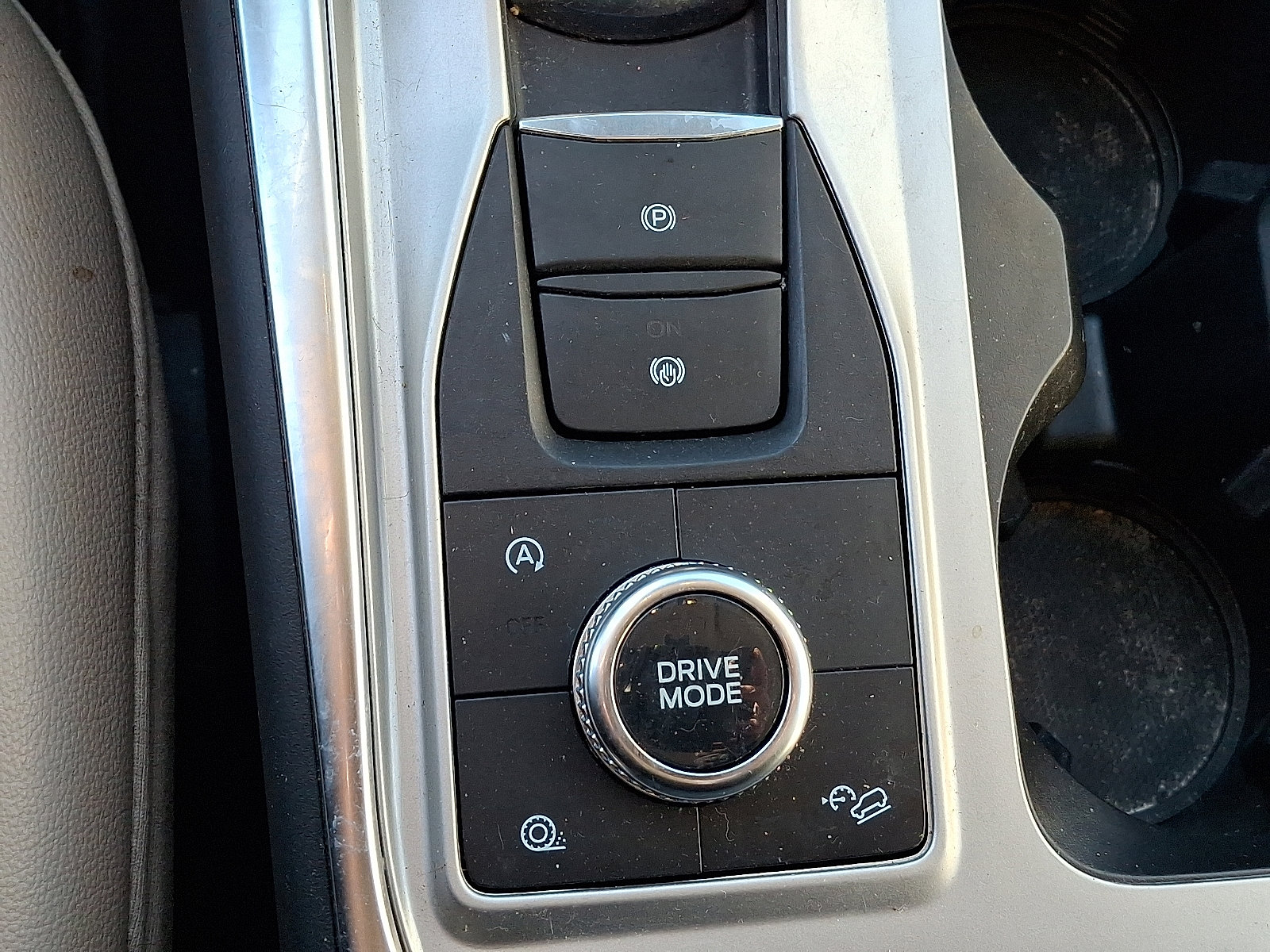 Certified 2023 Ford Explorer Limited w/ Limited Technology Package image 25