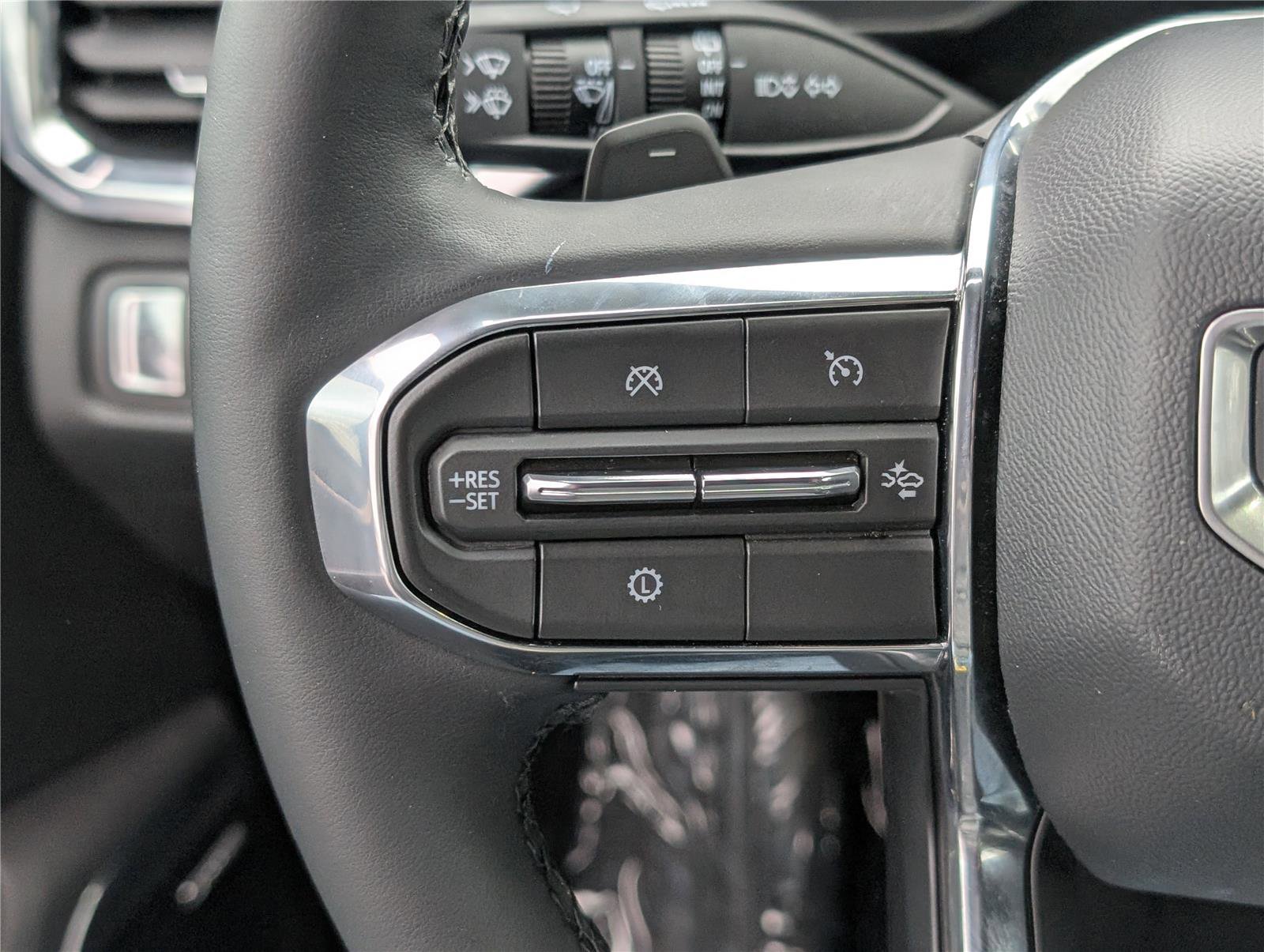 Used 2025 GMC Acadia Elevation image 22