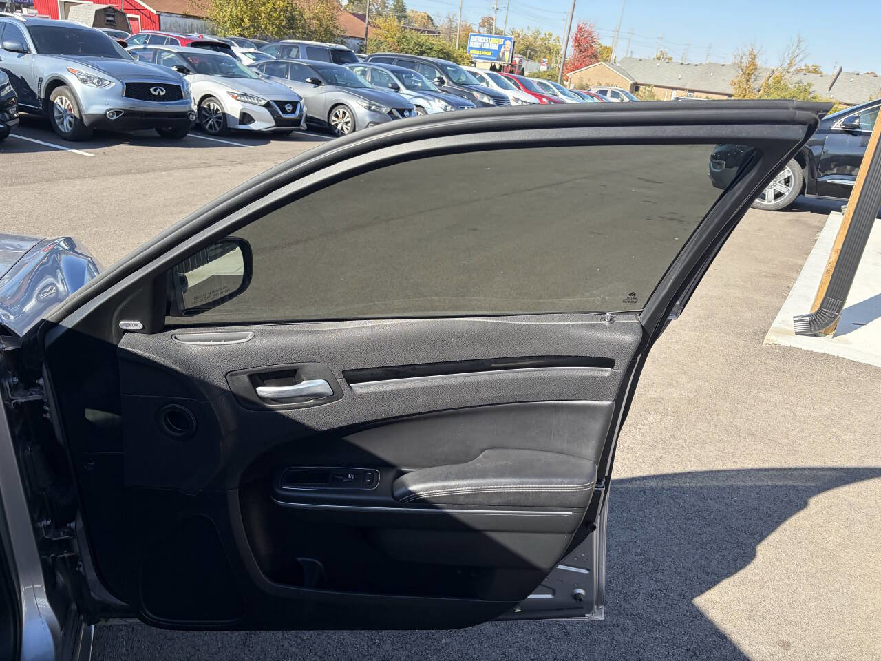 Used 2018 Chrysler 300 S image 8