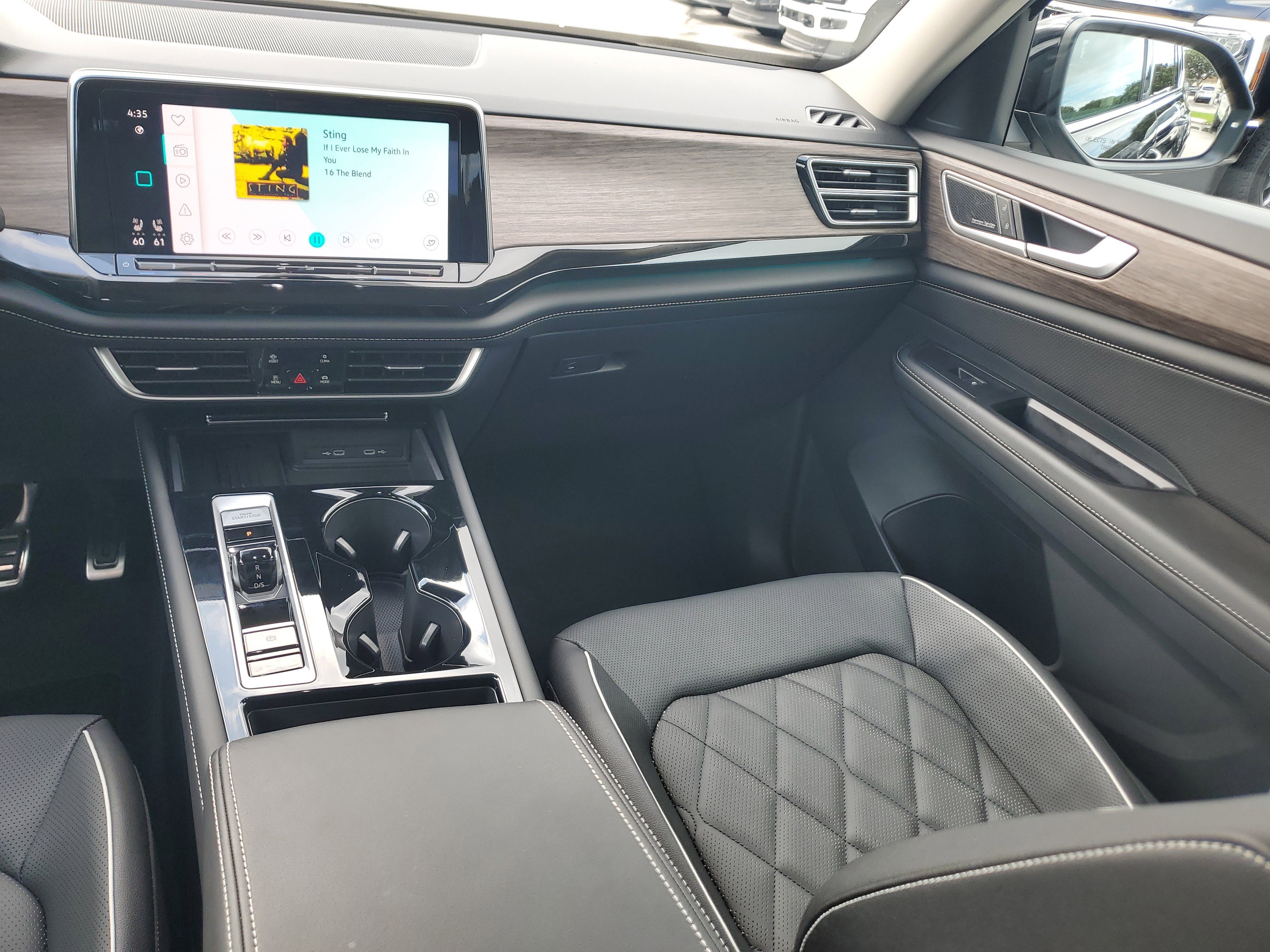 Used 2025 Volkswagen Atlas SEL Premium R-Line image 19