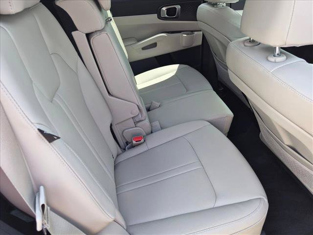 Used 2025 Kia Sorento S FWD image 20