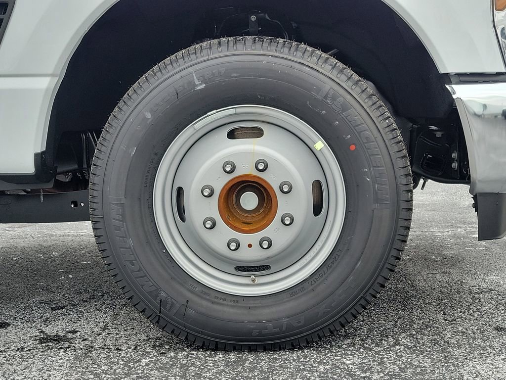 New 2026 Ford F350 XL w/ XL Chrome Package image 5