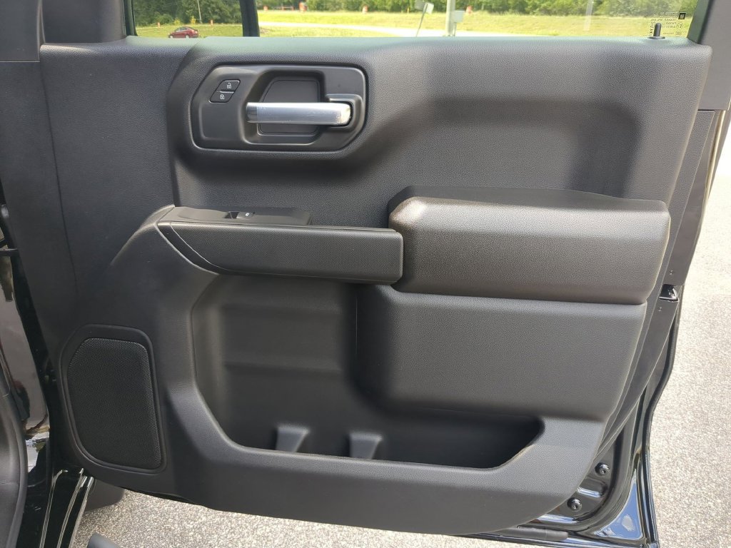 New 2026 Chevrolet Silverado 1500 Custom w/ Turbomax Blackout Package AWD/4WD image 33