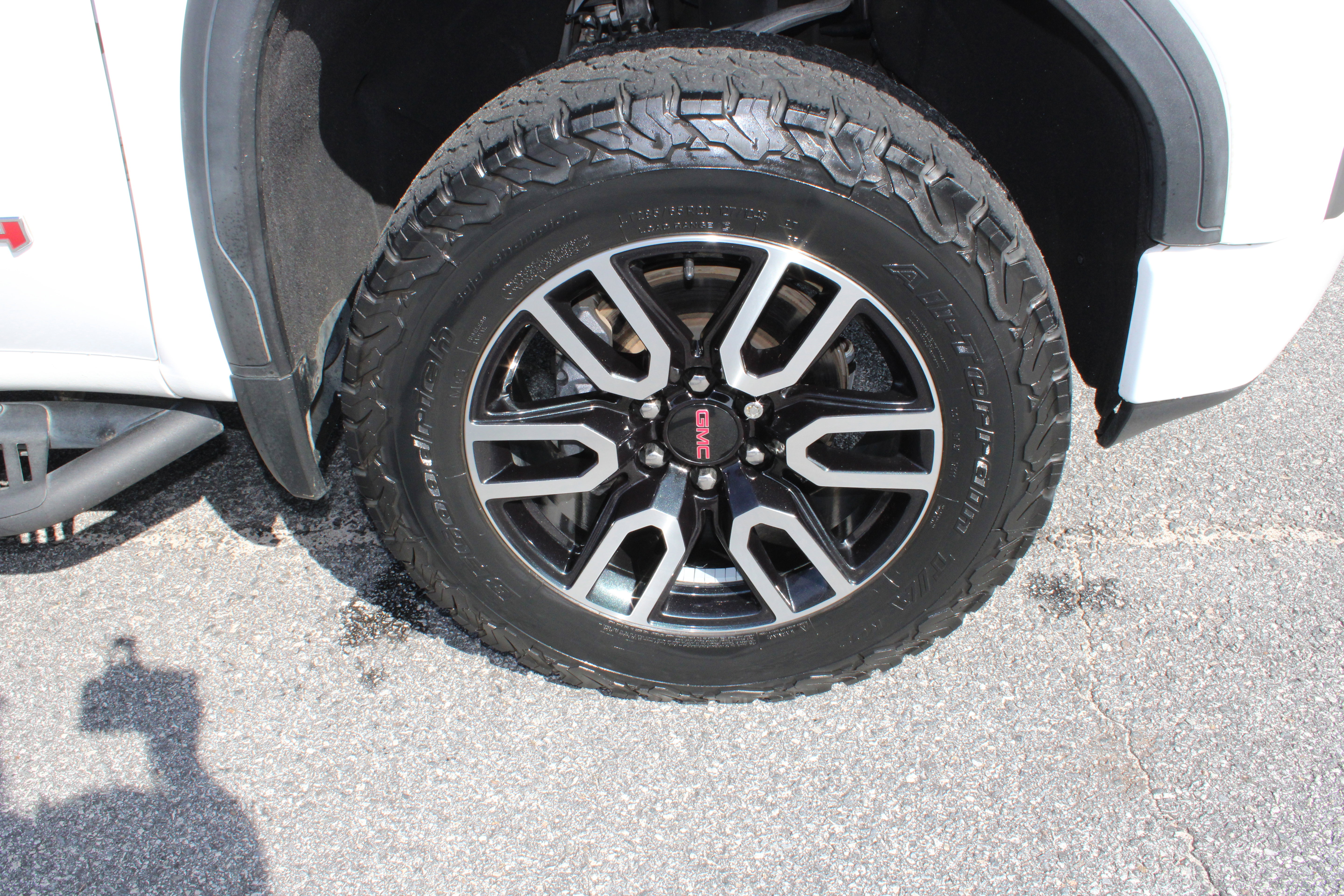Used 2021 GMC Sierra 1500 AT4 w/ AT4 Premium Package AWD/4WD image 10
