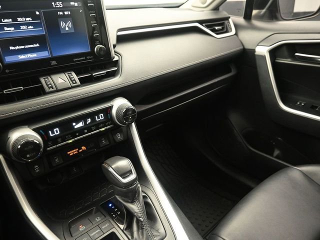 Used 2020 Toyota RAV4 XLE Premium image 30