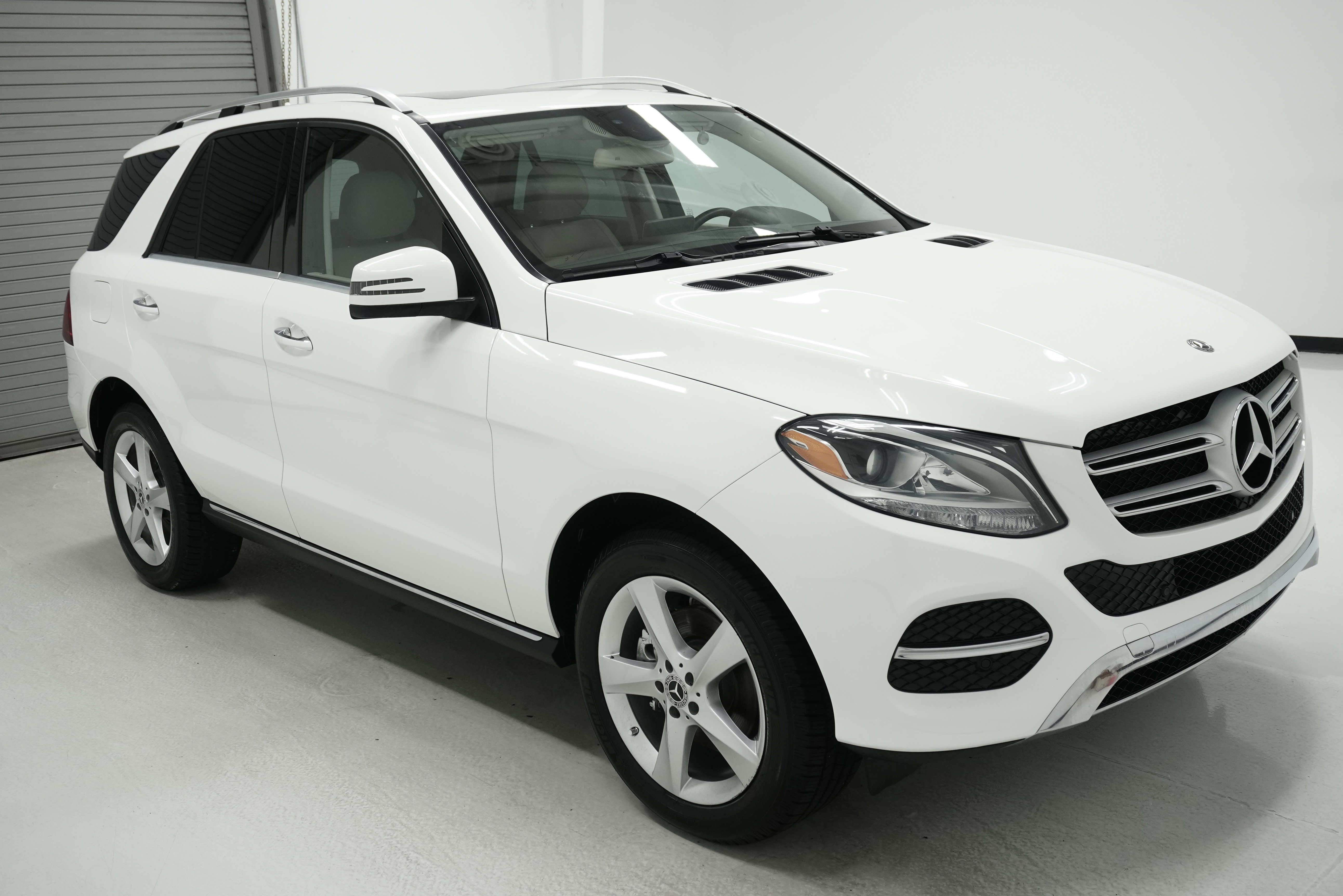 Used 2017 Mercedes-Benz GLE 350 4MATIC image 3