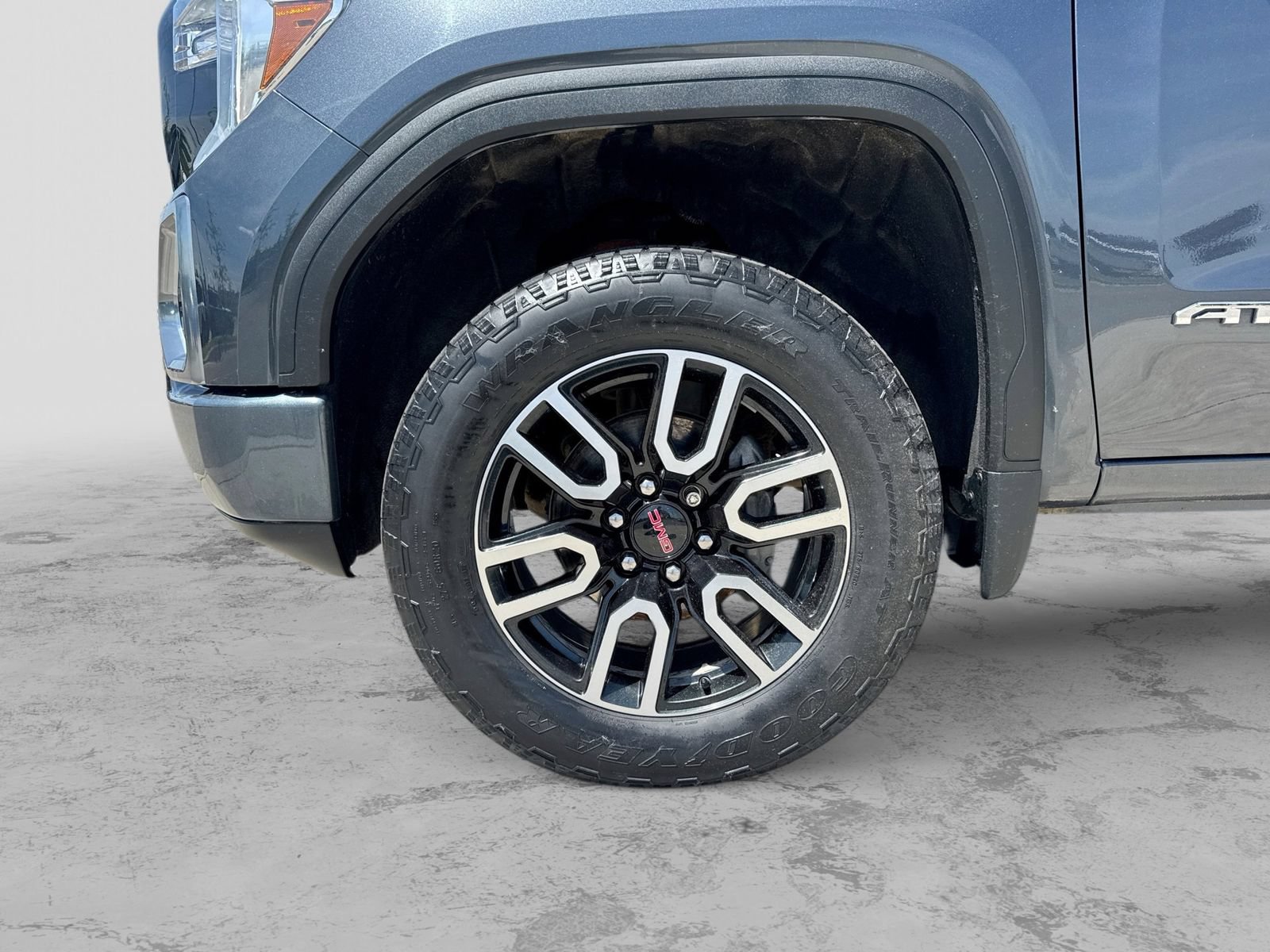 Used 2022 GMC Sierra 1500 AT4 w/ AT4 Preferred Package AWD/4WD image 17