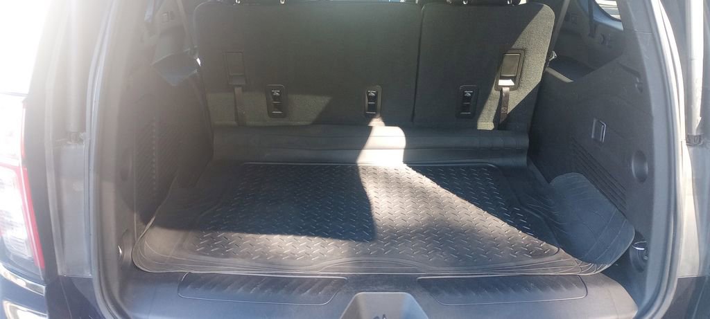 Used 2022 Chevrolet Suburban LT image 19