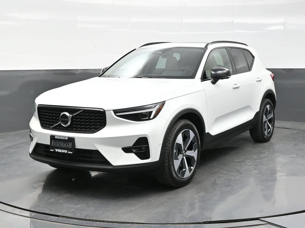 New 2026 Volvo XC40 B5 Plus w/ Climate Package AWD/4WD image 2