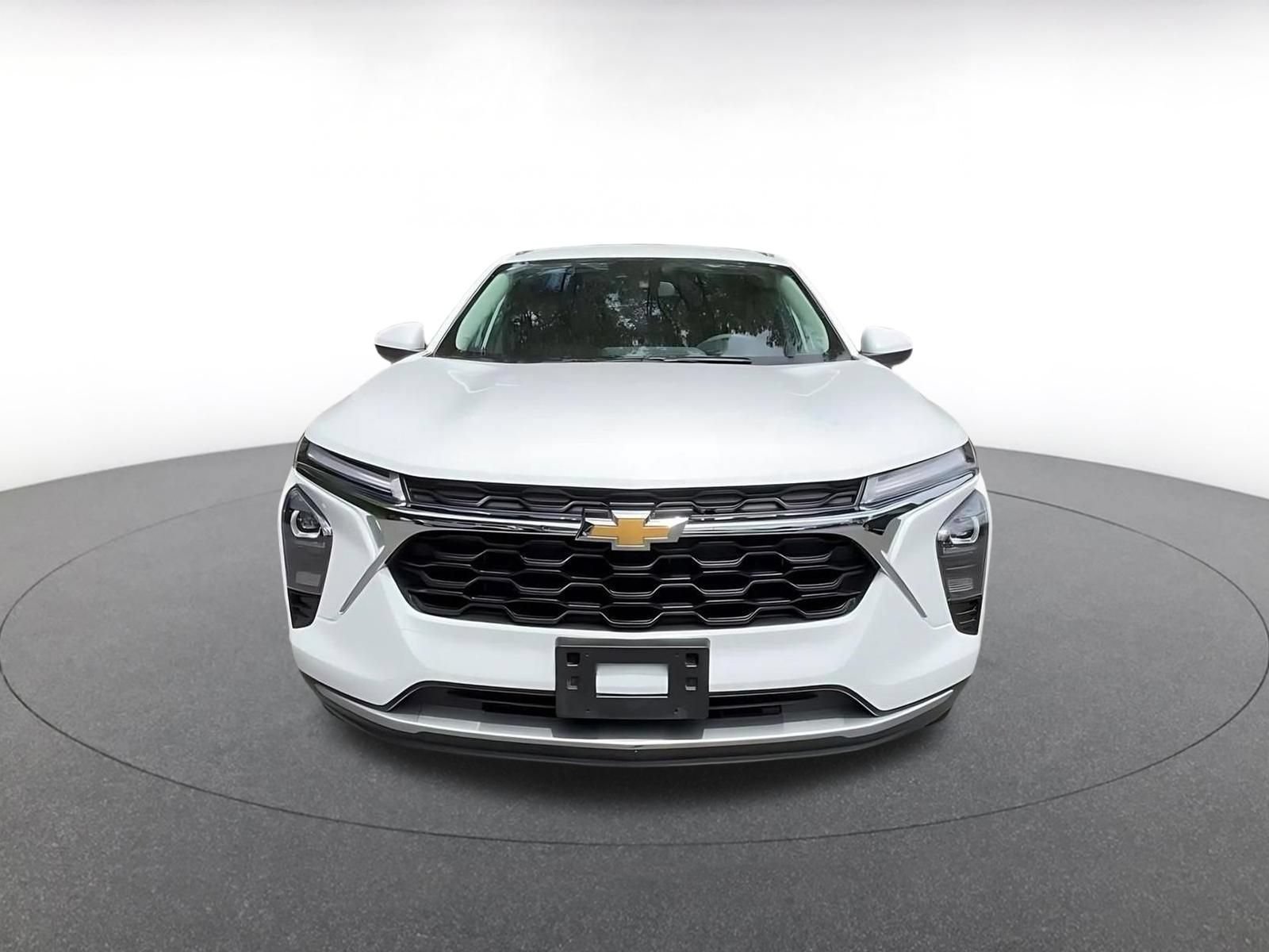 Used 2025 Chevrolet Trax LT FWD image 5