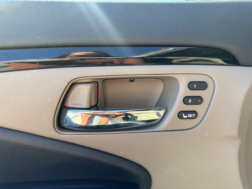 Used 2018 Honda Pilot Touring image 19