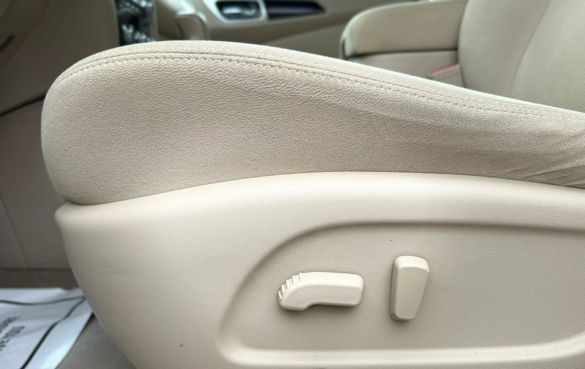 Used 2013 Nissan Pathfinder SV AWD/4WD image 24