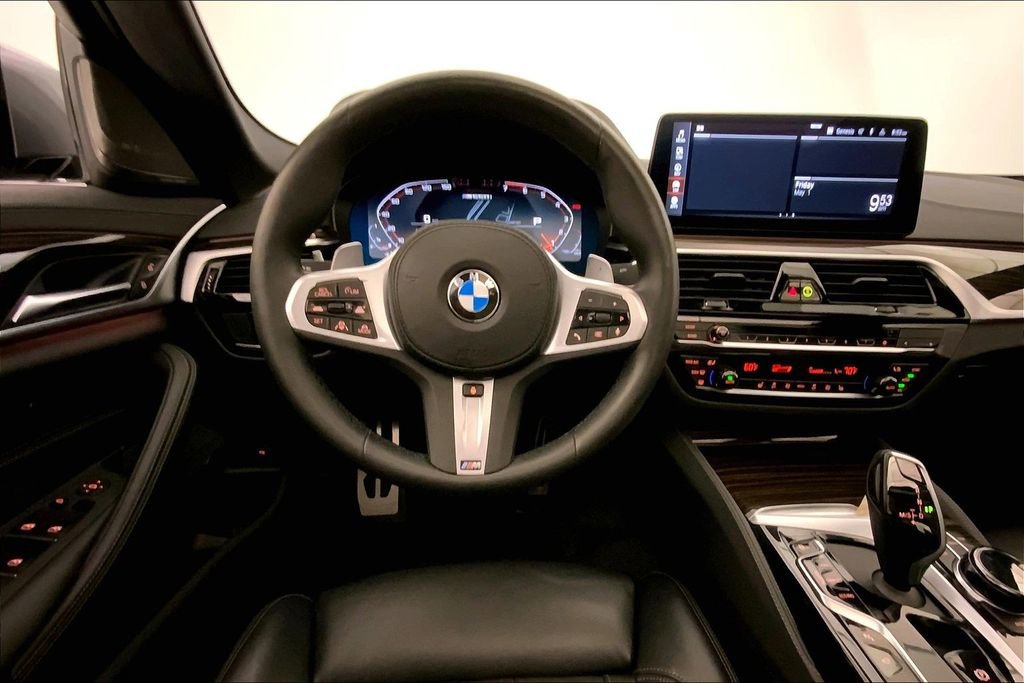 Certified 2023 BMW M550i xDrive w/ Executive Package AWD/4WD image 4