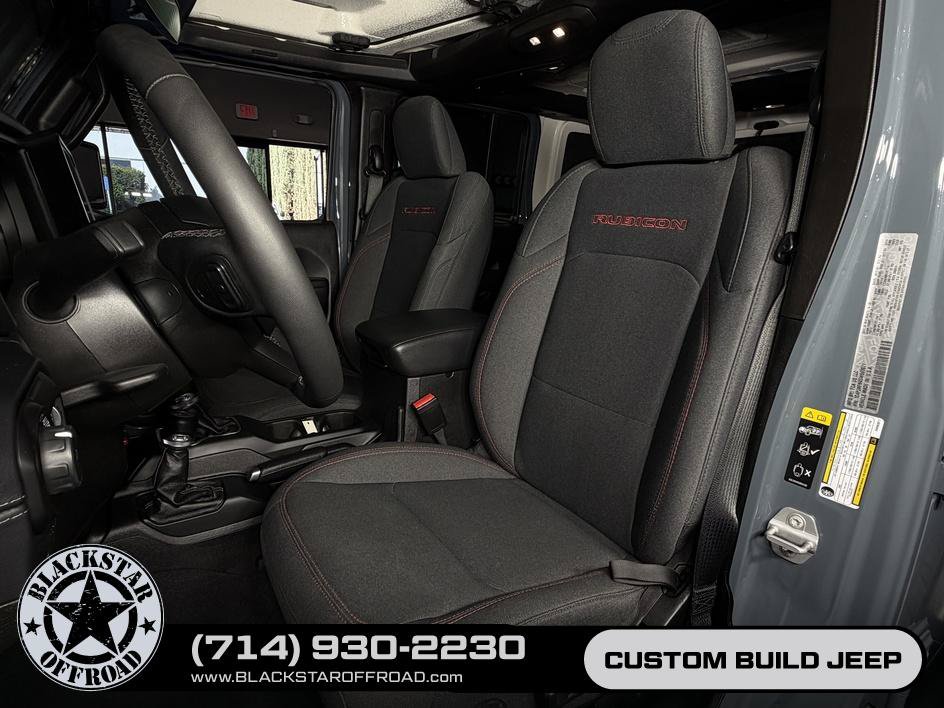 Used 2025 Jeep Wrangler Unlimited Rubicon w/ Convenience Group AWD/4WD image 15