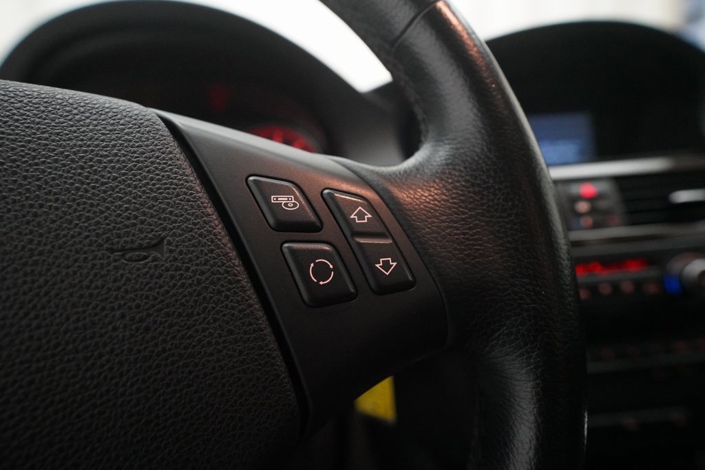 Used 2009 BMW 328i xDrive Sedan image 18