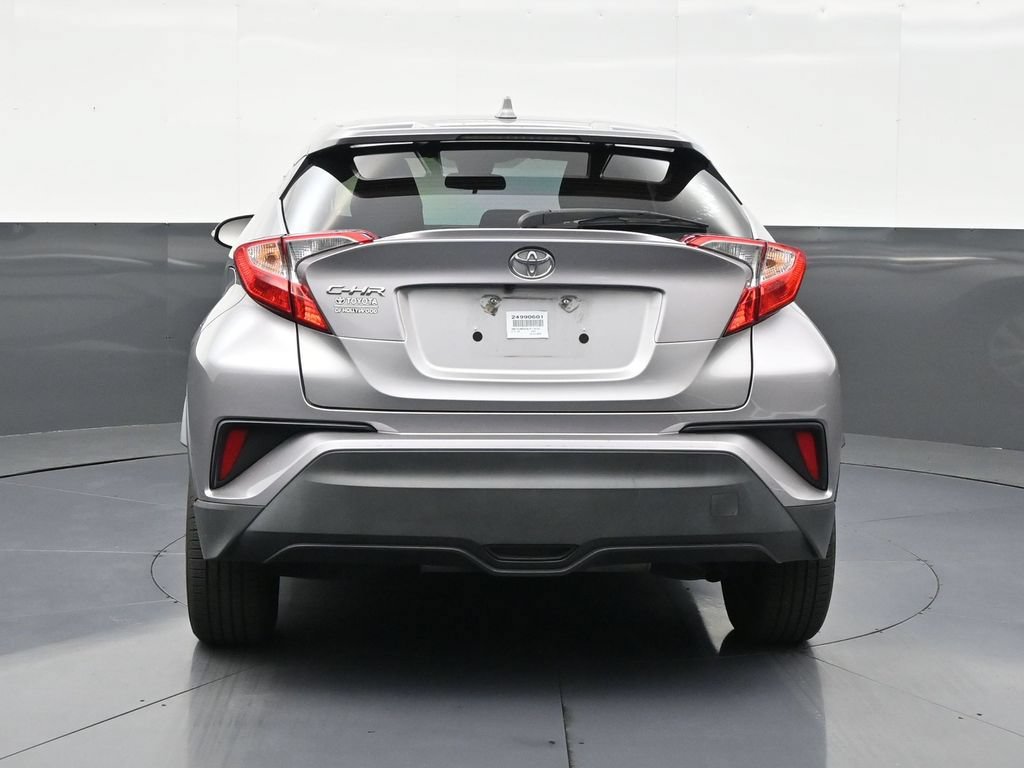 Used 2020 Toyota C-HR LE FWD image 4