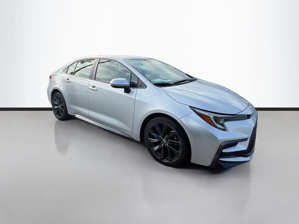 Used 2023 Toyota Corolla SE FWD image 3