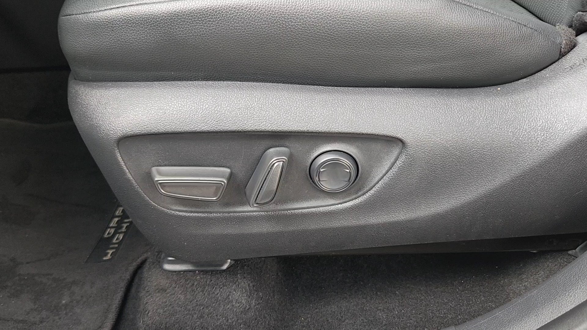 Certified 2025 Toyota Grand Highlander AWD image 8