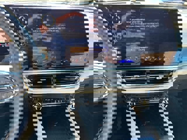 New 2025 Chevrolet Equinox EV LT image 17