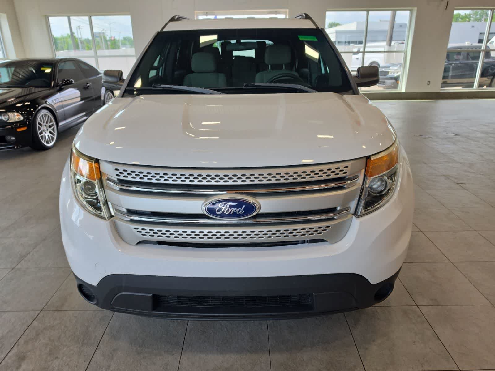 Used 2015 Ford Explorer FWD image 3