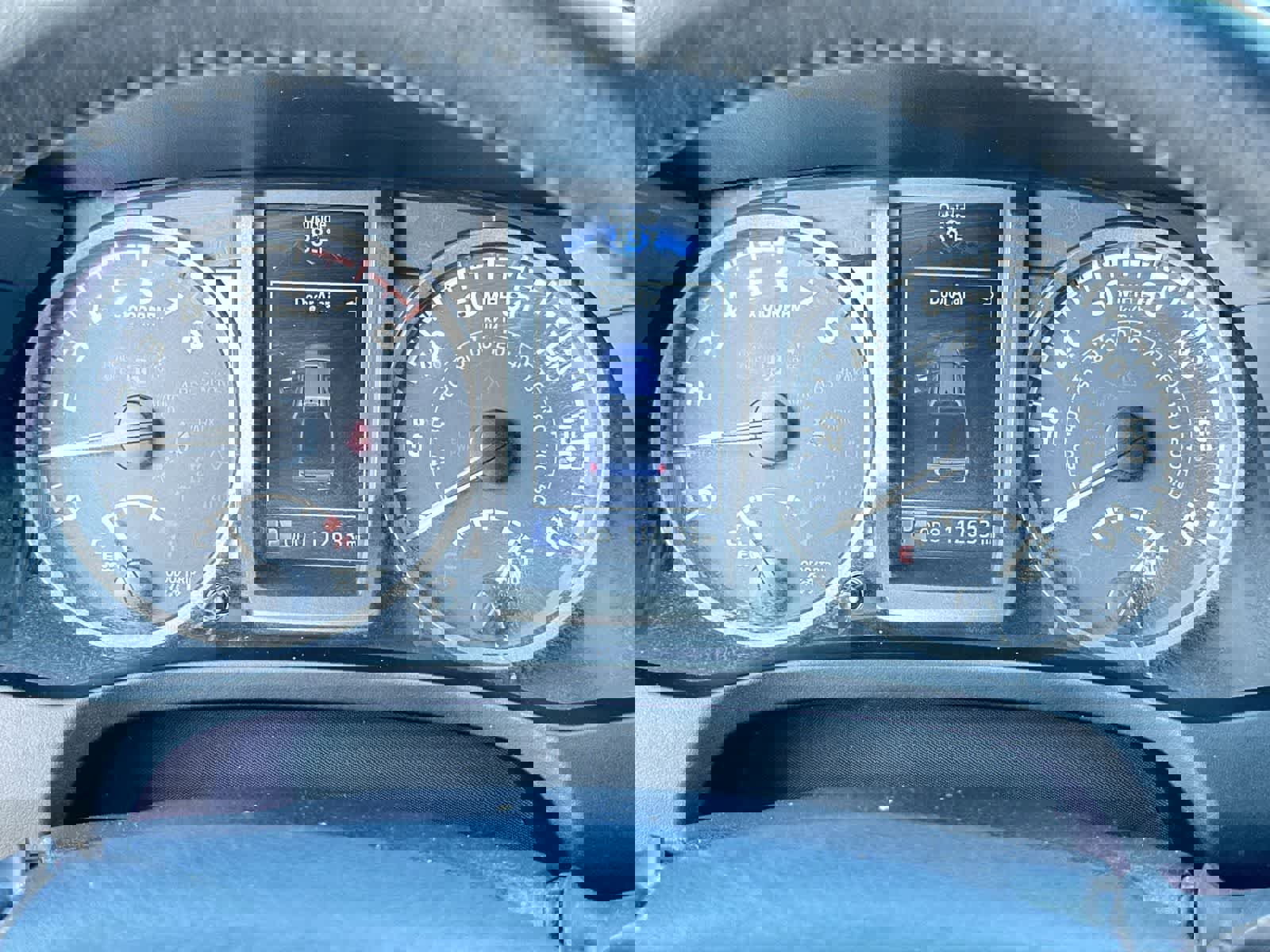 Used 2017 Toyota Tacoma TRD Sport w/ Tow Package image 22