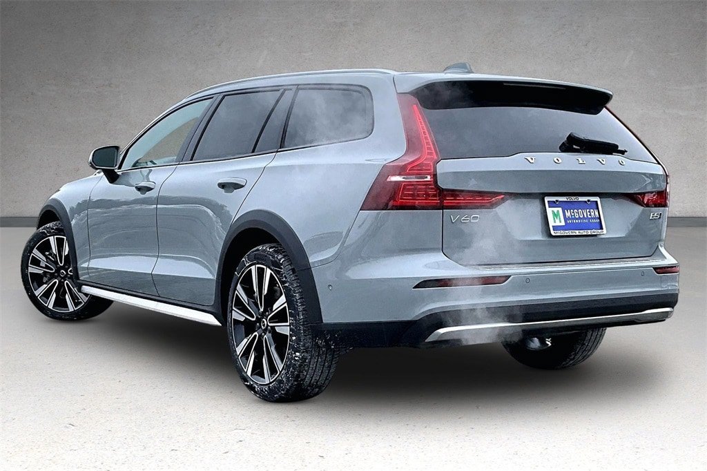 New 2026 Volvo V60 B5 Cross Country Ultra w/ Protection Package Premier AWD/4WD image 3