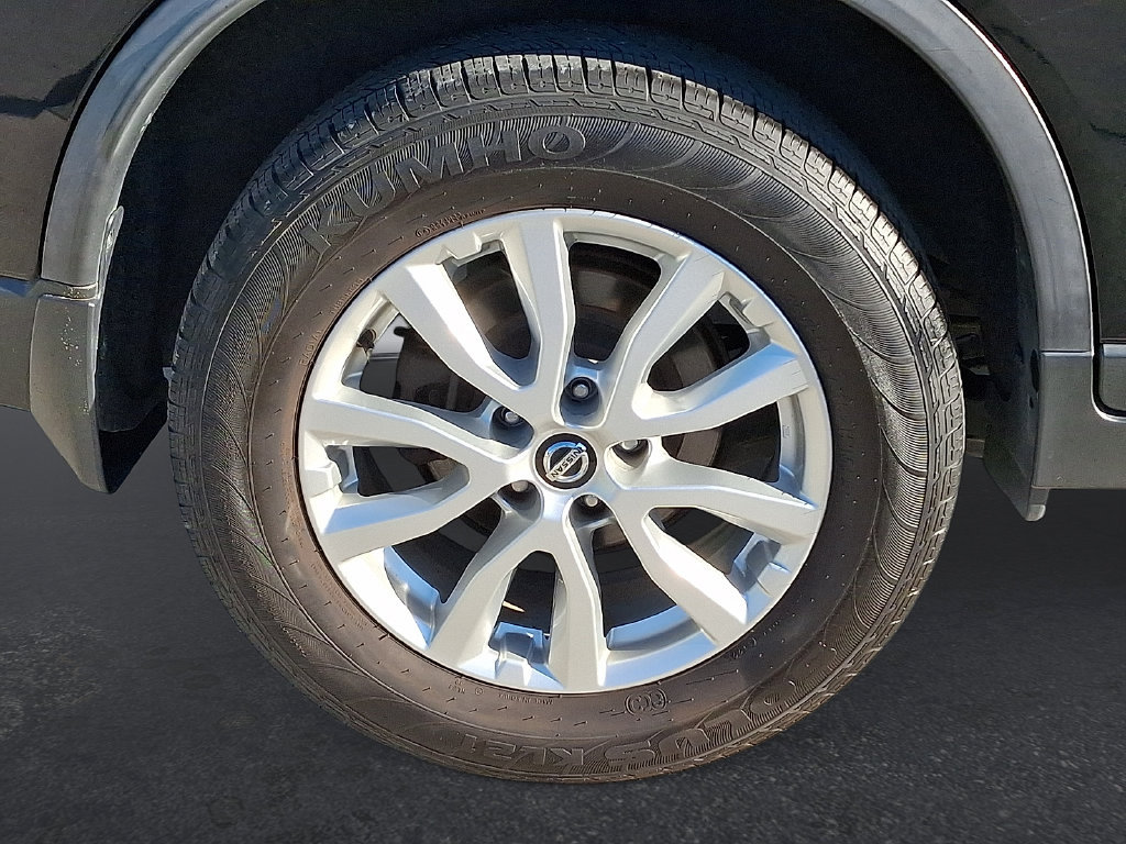 Used 2020 Nissan Rogue S w/ Special Edition Package FWD image 33