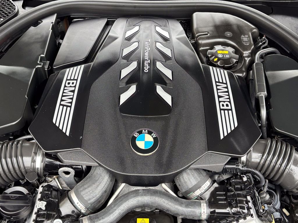 Certified 2022 BMW 750i xDrive w/ Executive Package image 57