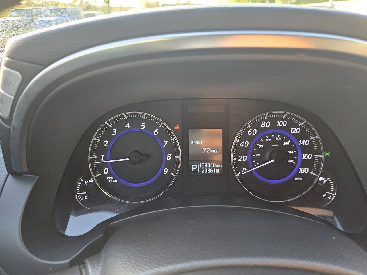 Used 2015 INFINITI QX70 AWD w/ Premium Package image 28