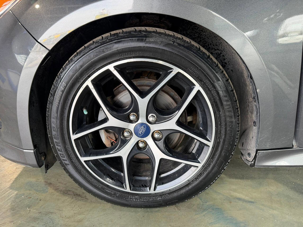 Used 2015 Ford Focus SE w/ SE Sport Package FWD image 27