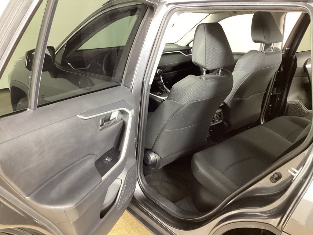 Used 2021 Toyota RAV4 LE AWD/4WD image 23