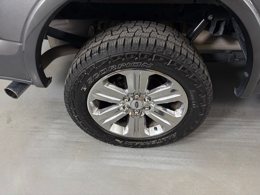 Used 2019 Ford F150 Lariat w/ Equipment Group 502A Luxury AWD/4WD image 11