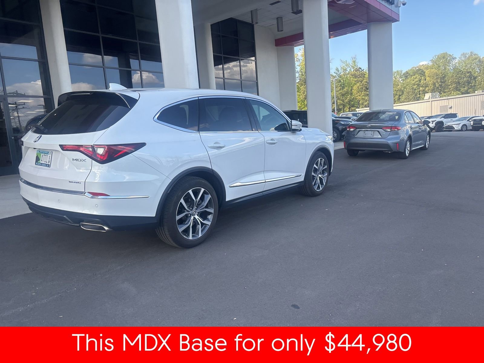 Used 2024 Acura MDX SH-AWD w/ Technology Package image 9