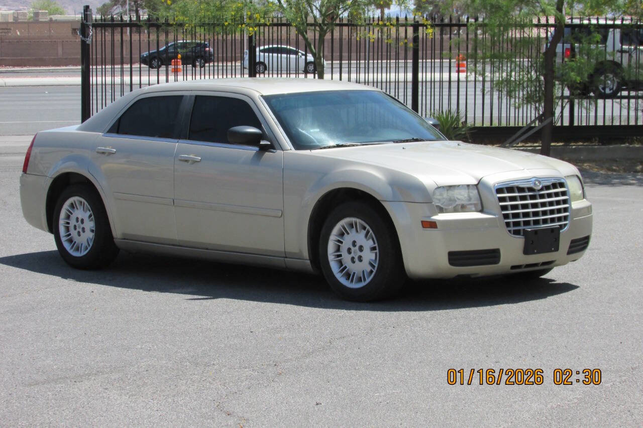 Used 2006 Chrysler 300 w/ Sound Group RWD image 9