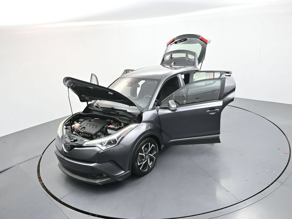 Used 2018 Toyota C-HR XLE FWD image 35