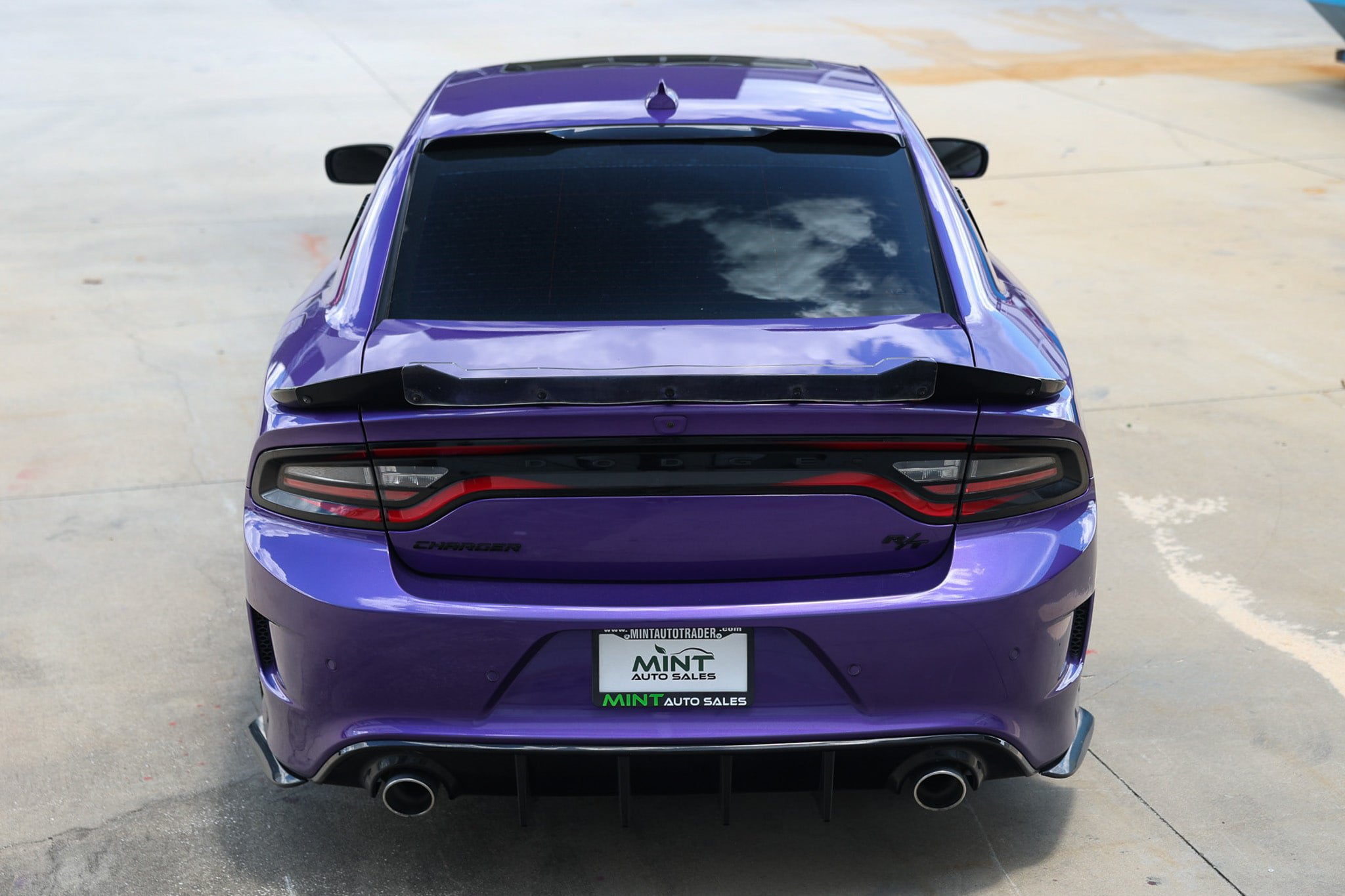 Used 2023 Dodge Charger R/T w/ Blacktop Package RWD image 11