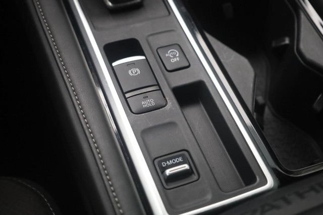 Certified 2025 Nissan Pathfinder SL w/ SL Premium Package FWD image 18