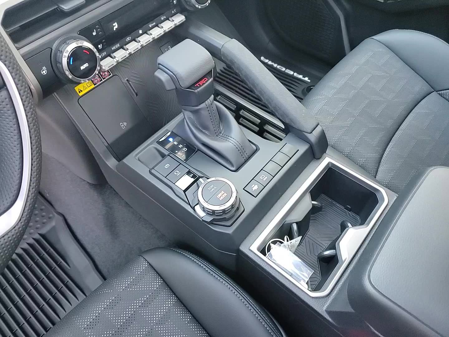 New 2025 Toyota Tacoma TRD Sport w/ TRD Sport Premium Package AWD/4WD image 18