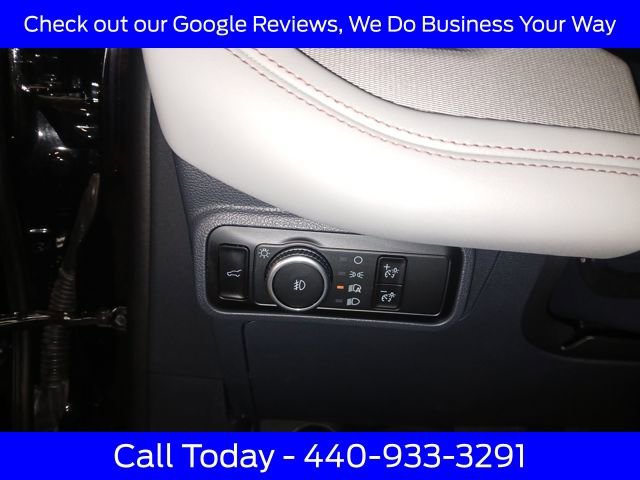 Used 2025 Ford Explorer Active w/ Active Comfort Package image 29
