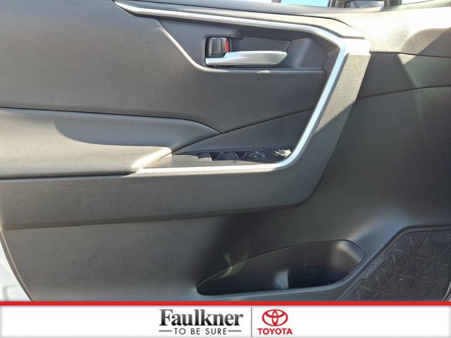 Certified 2025 Toyota RAV4 XLE AWD/4WD image 12