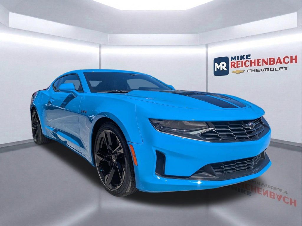 Used 2022 Chevrolet Camaro LT RWD image 2