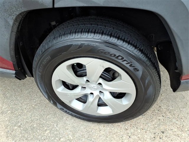 Used 2019 Toyota RAV4 LE image 17