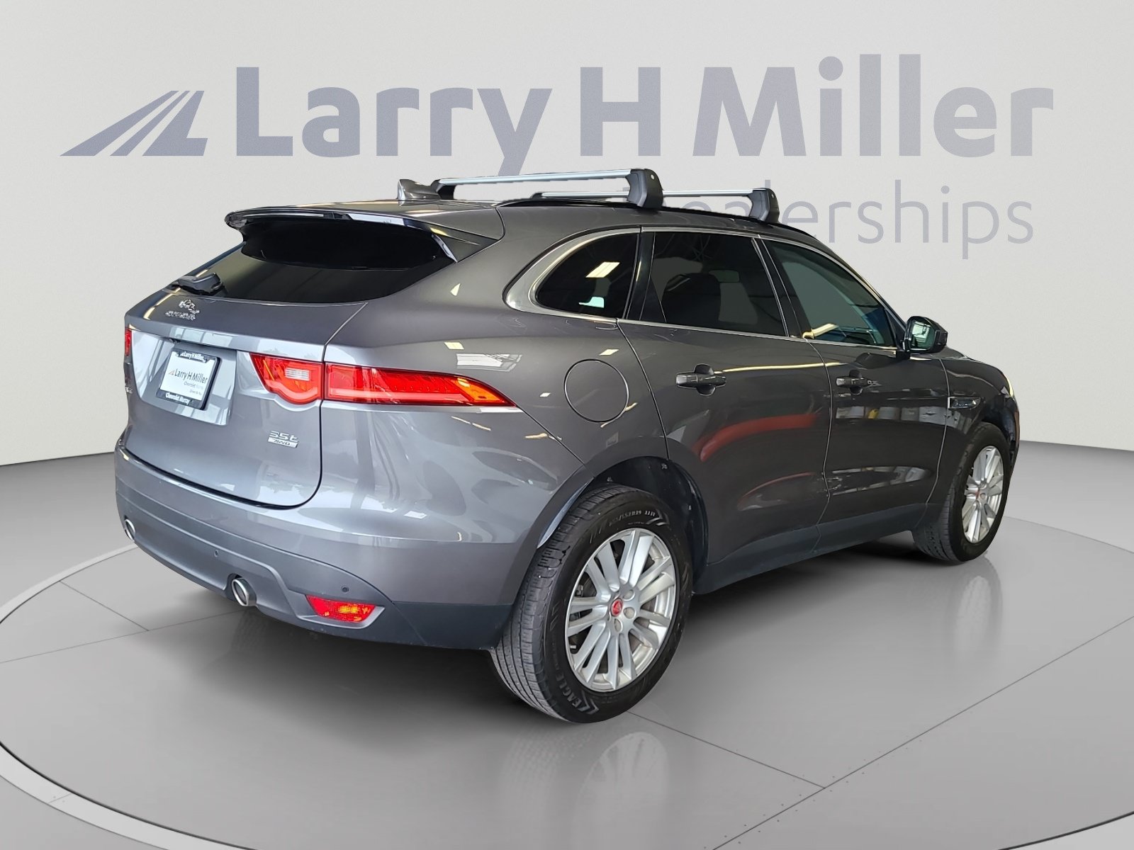 Used 2017 Jaguar F-PACE Prestige AWD/4WD image 5