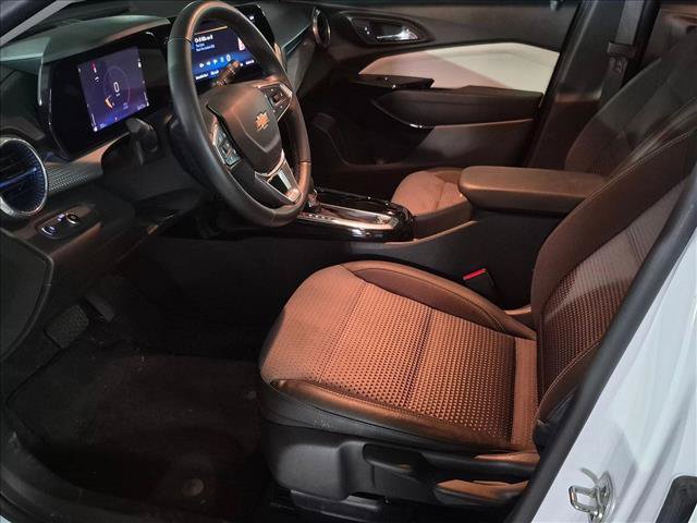 Used 2024 Chevrolet Trax LT w/ Driver Confidence Package FWD image 11