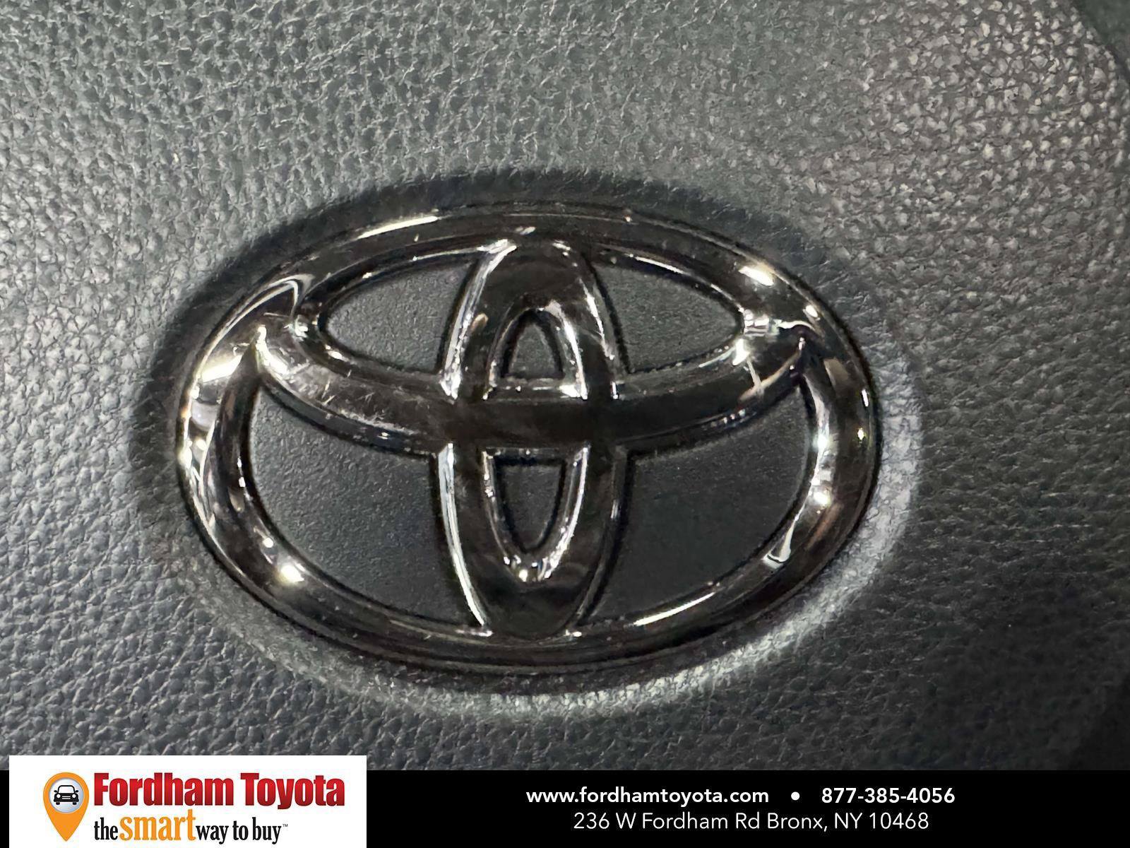 Used 2023 Toyota RAV4 LE AWD/4WD image 31